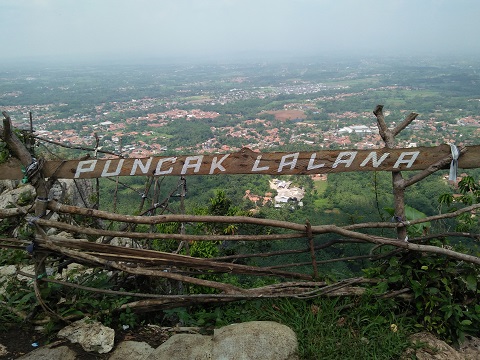 Puncak Lalana